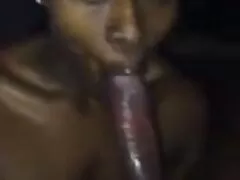 Pritty Tenn Girl in einem wirklich großen Double Penetration Problem. porno clips frei