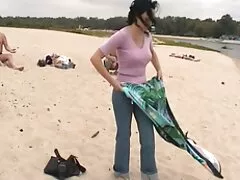 Geile reife eroticfilme frei asiatische fickt und reitet riesigen Dildo